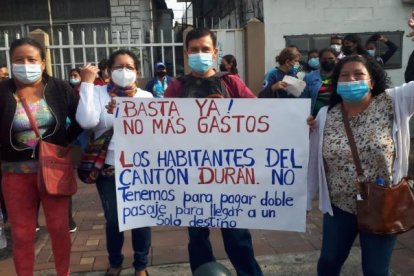 La protesta de los usuarios se realizó la mañana de este lunes 8 de noviembre