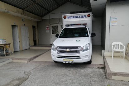 El cadáver fue encotnrado en la vivienda del ahora occiso y llevado a la morgue.