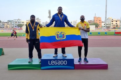 El atleta ecuatoriano Gudman Chalá alcanzó dos medallas de oro y una de plata, en el torneo Iberoamericano Máster de Atletismo.