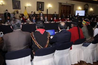 El presidente Lasso se reunió con dirigentes indígenas y sectores sociales.