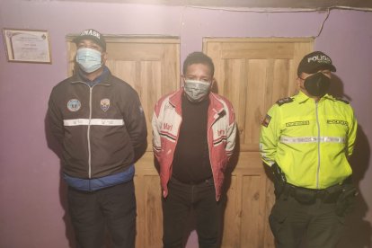 Los sospechosos puestos a órdenes de las autoridades.