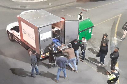 Así quedó el cuerpo del ciudadano no identificado.