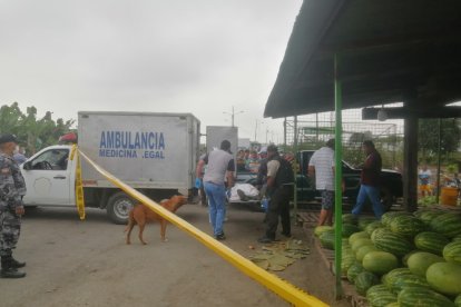 La policía indaga el móvil de la muerte de Héctor Macías.