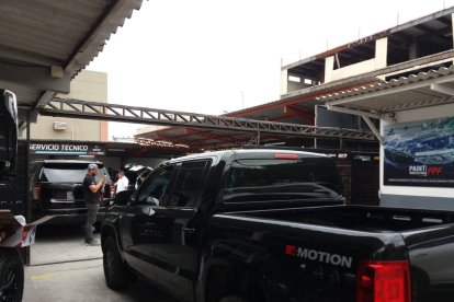 La láminas de seguridad protegen a tu vehículo de batazos y martillazos, pero no de balazos.