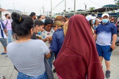 900 uniformados de la Policía Nacional permanecen en el interior y exterior de la Penitenciaría del Litoral.