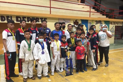 El equipo Naval ha venido participando y ha logrado dos primeros lugares en tres eventos.