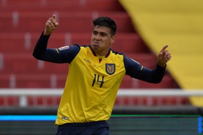 El defensa ecuatoriano retornó a Estados Unidos para seguir con un tratamiento en los médicos de su club Seattle Sounders.