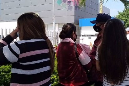 Los familiares llegaron desde Santa Lucía para retirar el cadáver de su familiar.