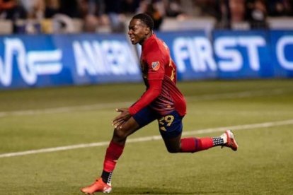 El jugador ecuatoriano Anderson Julio, del Real Salt Lake de Estados Unidos, está nominado a mejor gol del año.