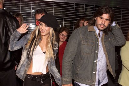 En 2012, Shakira y De la Rúa terminaron su relación. Él le  exigía el 18 % por el trabajo que realizó como parte de su equipo.