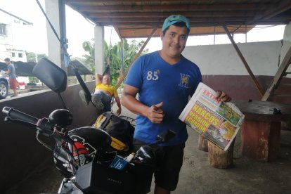 Con todo y suspenso, Leyton seguirá despegando las páginas 2-3, con la fe de que otra platita pueda llenar su bolsillo.