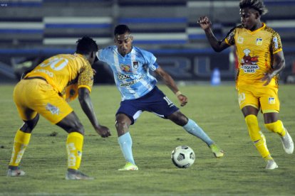 9 de Octubre ganó 1-0 al Delfín.