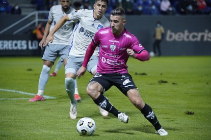 Independiente del Valle, con su victoria en casa ante Emelec, quedó a solo un punto de los eléctricos en la tabla acumulada.