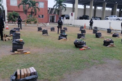 Con la operación antidrogas “Rescate Ecuador, Gran Impacto 96” se incautaron 4.433 paquetes de clorhidrato de cocaína.