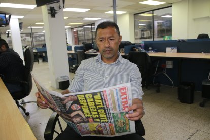Roberto Chorrillano Palacios ícono del fútbol peruano en las instalaciones.