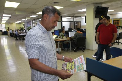 Roberto Palacios en las instalaciones de diario EXTRA.