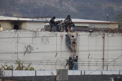 La última masacre  perpetrada en la ‘Peni’ dejó 68   internos fallecidos.