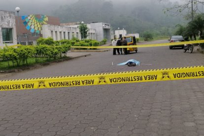 La Policía acordonó el sitio donde fue hallada la víctima