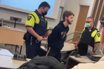 El joven había sido retirado por dos ocasiones del campus por entrar sin autorización al campus.