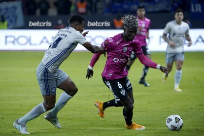 Independiente del Valle (d) y Emelec se enfrentarían nuevamente en la final de la LigaPro.