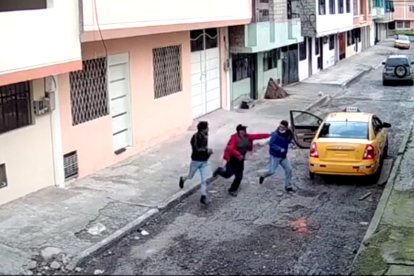 Dos vecinos agarraron al ‘manilarga’