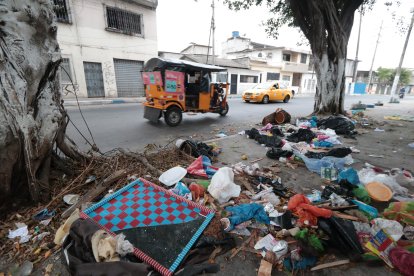 En este lugar fue abandonado el bebé, en medio de la basura.