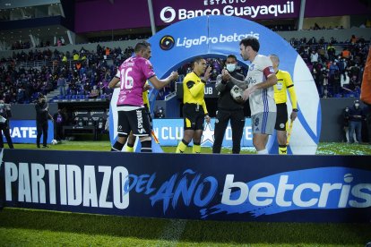 Para las finales de la LigaPro, que se daría entre Independiente del Valle y Emelec, la dirigencia azul solicitó árbitros internacionales para el VAR.