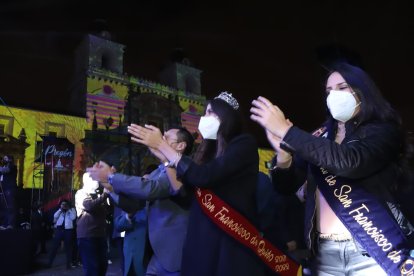 La Reina de Quito participó de las ceremonias.