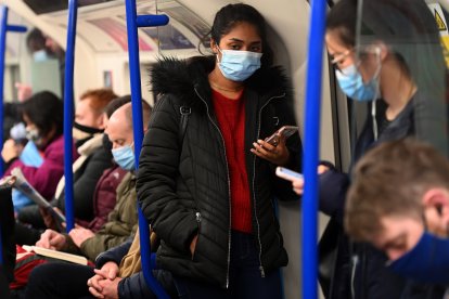 Fue detectada la primera persona con la variante ómicron en España.