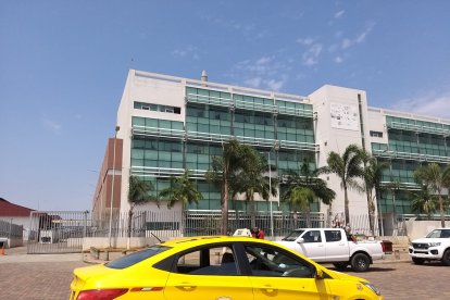 Se encuentra internado en el cuarto piso del área de Neumología.