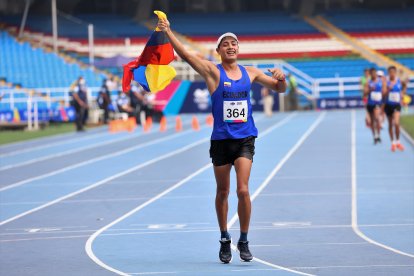 El deportista quiteño cruzó la meta tras cronometrar 1 hora, 21 minutos y 56 segundos.