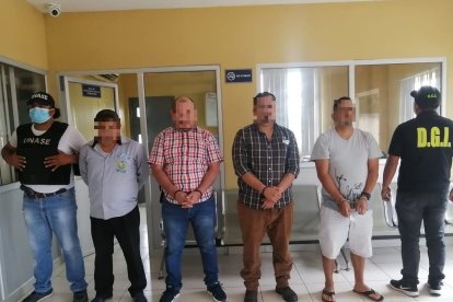 Los cuatro fueron detenidos por extorsionar.