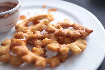 En Costa Rica, México, Perú y Cuba existen recetas similares al pristiño.