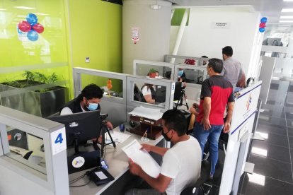 El anuncio lo hizo esta mañana el director de la entidad en el marco de la inauguración de una nueva agencia en el norte de Quito.