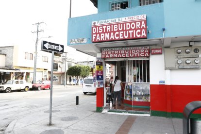 El viernes, una farmacia fue asaltada en las calles Portete y la 25, en el suroeste de Guayaquil.