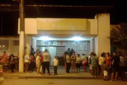 El herido fue llevado a un hospital local, donde curaron su herida.