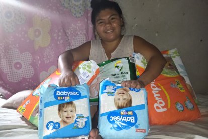 Diana con una parte de las donaciones.