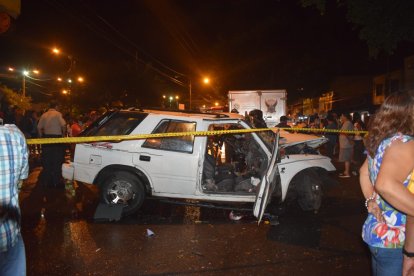 Así quedó el automotor en el que viajaban los cinco amigos, uno de los cuales falleció.