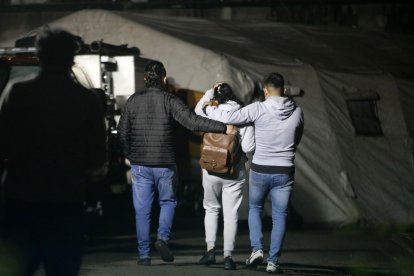 Los familiares de los trabajadores llegaron hasta el sitio luego de enterarse de la tragedia.