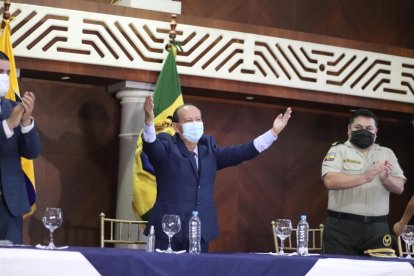 Francisco Vera presentó su renuncia luego de los altercados por el socavón en el cantón Zaruma.