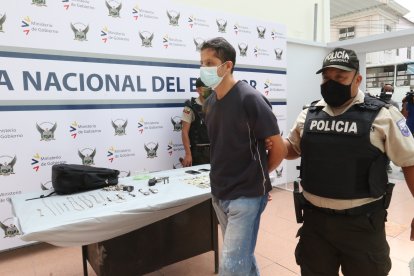 El detenido no registra antecedentes   penales. El cuchillo que usó fue incautado.