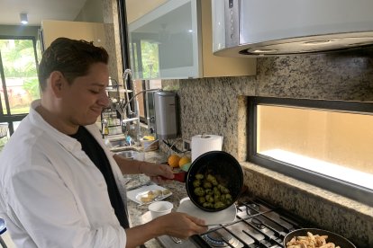 El amante de la gastronomía decidió participar en el reality por pedido de sus amigos.