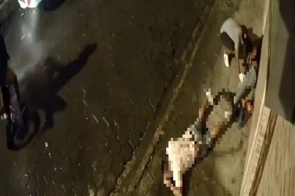 El ataque se registró afuera del hotel donde estaban hospedadas las víctimas.