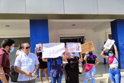 Piden justicia por la muerte de la modelo Naomi Arcentales.