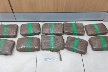 Los diez bloques de marihuana hallados en un taxi