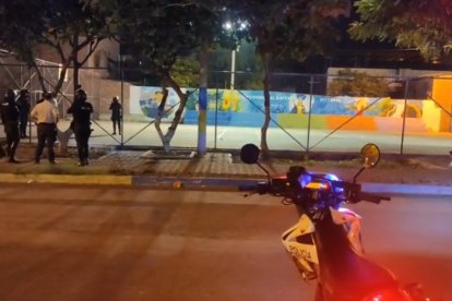 Samy Roldán recibió aproximadamente 7 tiros mientras miraba jugar en esta cancha.