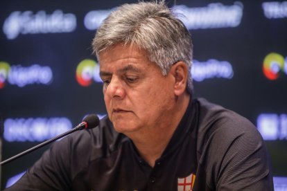 El asistente técnico paraguayo, Eduardo Azas no continuará en Barcelona, para la temporada 2022.
