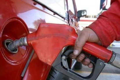 La revisión de los precios de los combustibles se hace cuesta arriba, según el gobierno.
