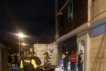 La adolescente murió en la entrada de su domicilio.