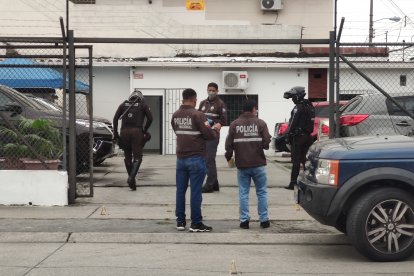 En el sitio donde ocurrió el violento acontecimiento se encontraron 23 indicios balísticos.